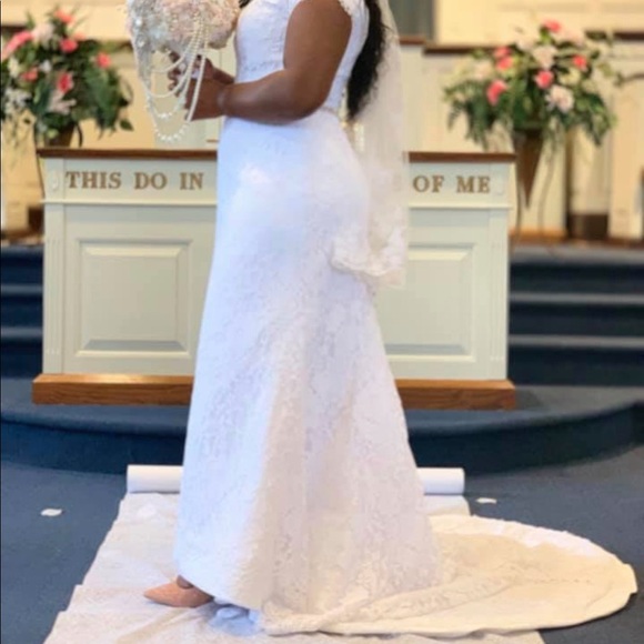 Wedding Dress - Picture 8 of 9